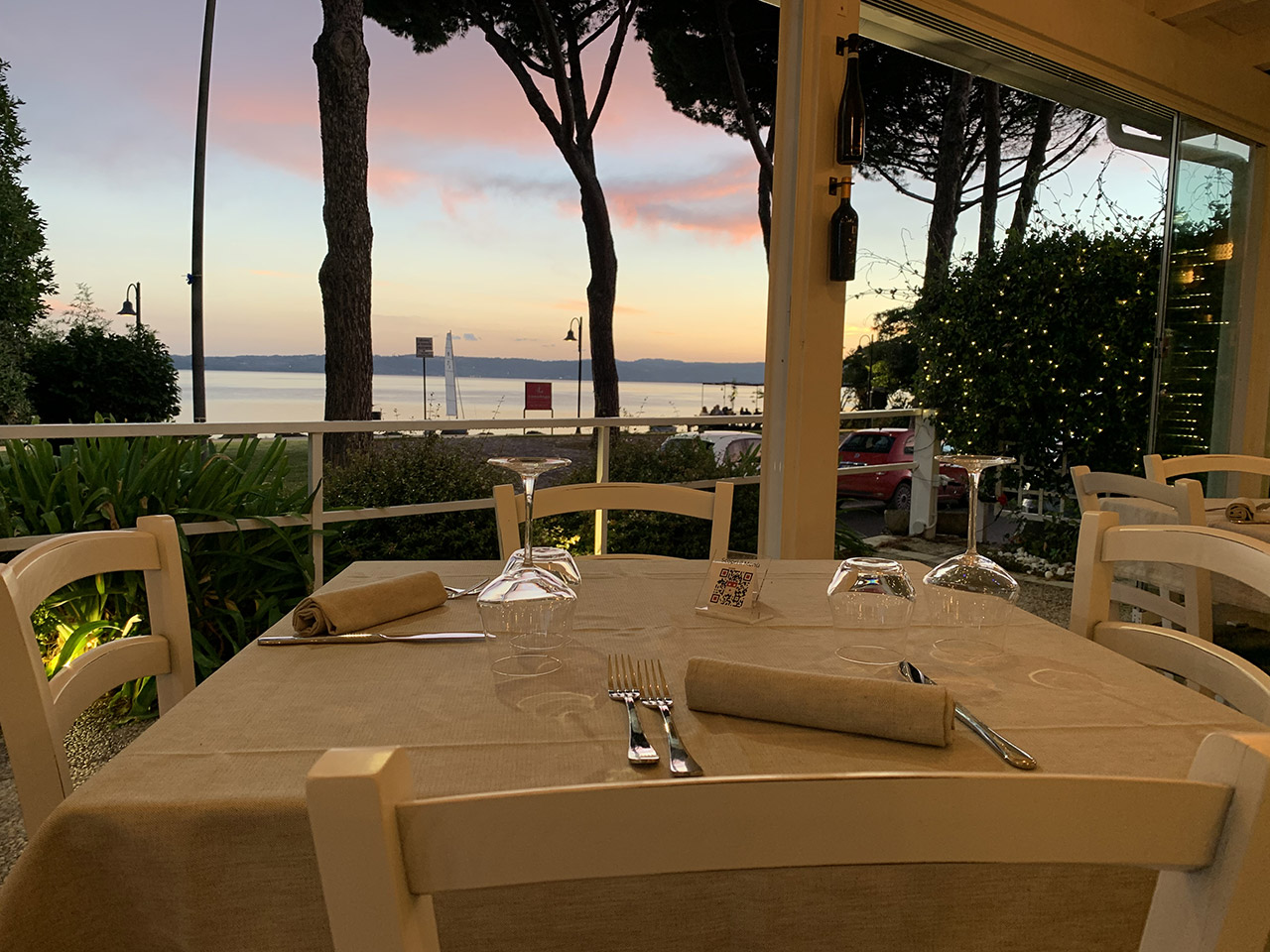 tavolo con vista lago Trevignano Romano